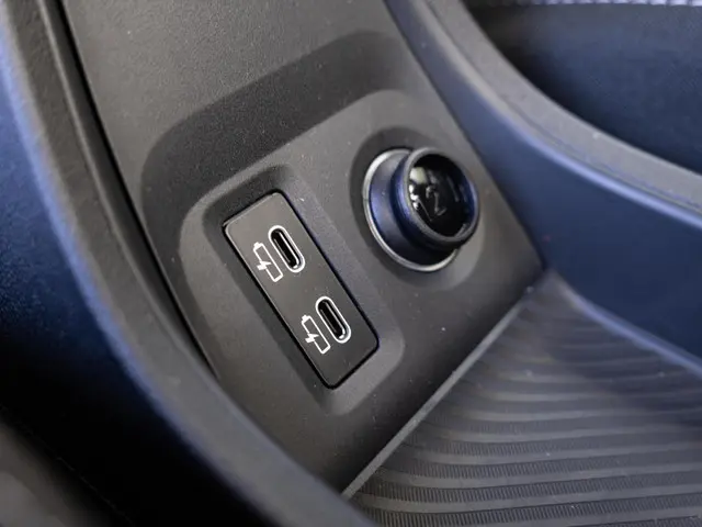 MINI Cabrio C 2025 Benzine 37