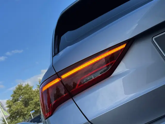 Audi Q3 35 TFSI * Leder * 360 Camera * Keyless 2020 Benzine 49