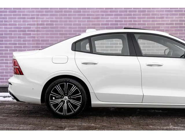 Volvo S60 Recharge T8 AWD R-Design 2020 Hybride Benzine 7