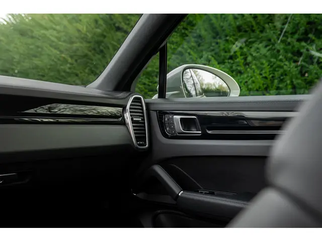 Porsche Cayenne Coupé E-Hybrid 2022 Hybride Benzine 23