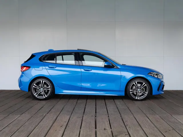 BMW 1 Serie 5-deurs 2021 Benzine 4