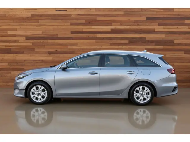 Kia Ceed Sportswagon 1.5 T-GDi DynamicLine 2023 Benzine 3