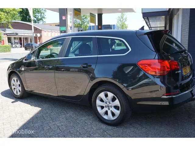 Opel Astra Sports Tourer 1.4 Turbo Business + 2015 Benzine 5