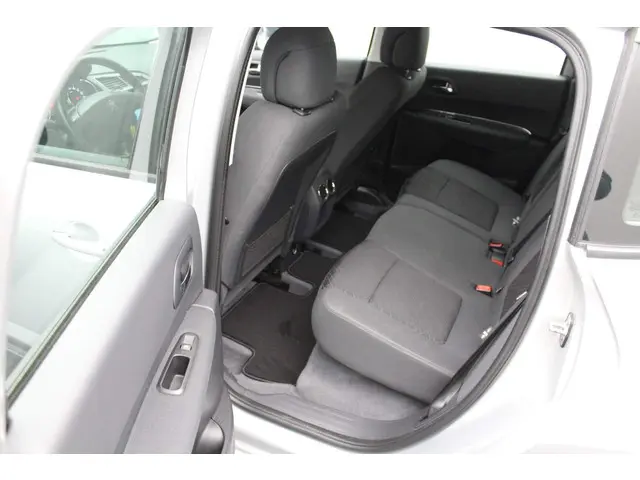 Peugeot 3008 1.2 PureTech Style 2016 Benzine 12