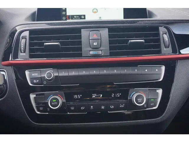 BMW 1 Serie 118i 2018 Benzine 16