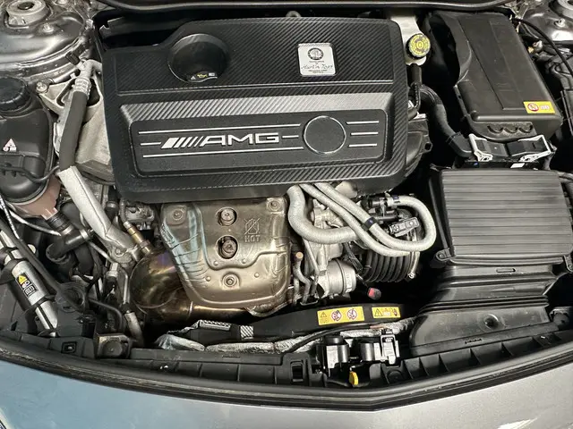 Mercedes-Benz A-Klasse AMG 45 4MATIC 2015 Benzine 16