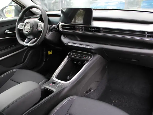 Jeep Avenger Summit 54 kWh 2025 Elektrisch 3