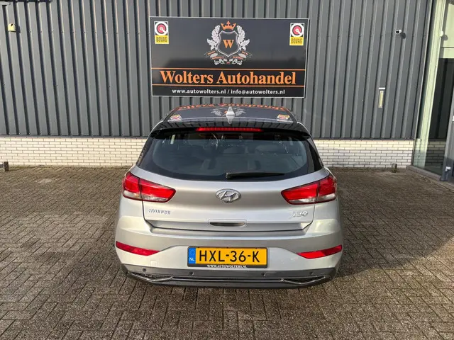 Hyundai i30 1.0 T-GDi MHEV Comfort 2023 Hybride Benzine 8