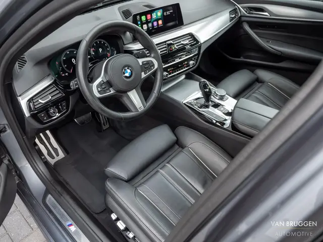 BMW 5 Serie 520i High Executive M-Sport 2019 Benzine 12