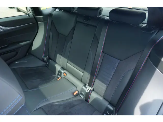 BMW i4 eDrive35 2023 Elektrisch 9