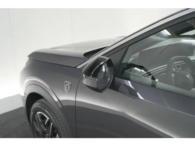 Peugeot 5008 HYbrid 145 e-DCS6 GT 2025 Hybride Benzine 22