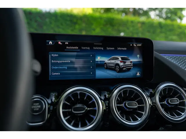 Mercedes-Benz GLA 250 e 2024 Hybride Benzine 18