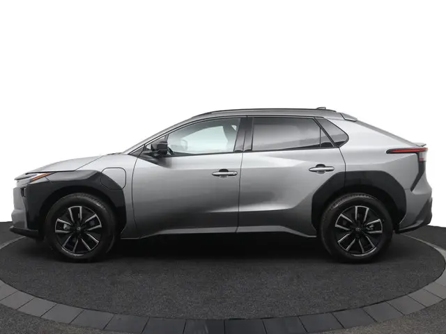Toyota bZ4X Dynamic 73 kWh 2025 Elektrisch 3