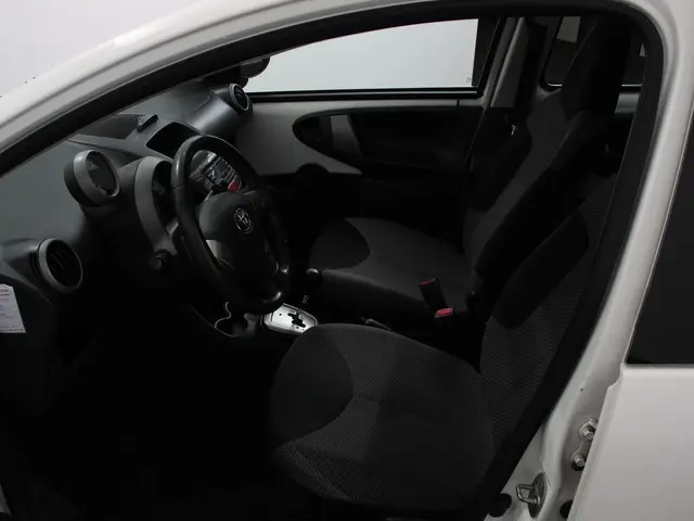 Toyota Aygo 1.0 VVT-i Aspiration Automaat 2013 Benzine 21