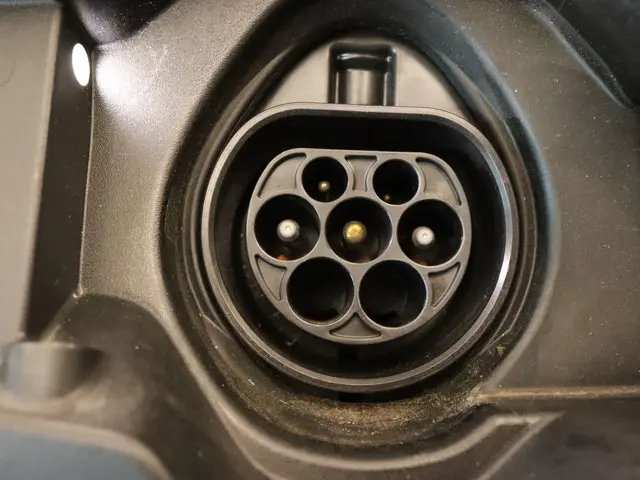 Toyota Prius 2.0 Plug-in Executive 2024 Hybride Benzine 19