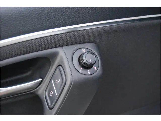 Volkswagen Polo 1.0 60PK 2015 Benzine 12