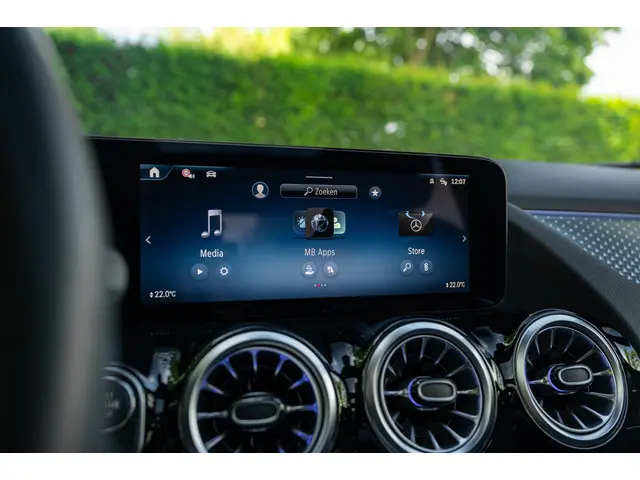 Mercedes-Benz GLA 250 e 2024 Hybride Benzine 17
