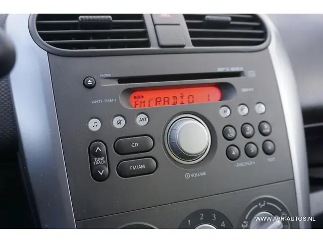 Opel Agila 1.0 Berlin 2015 Benzine 15