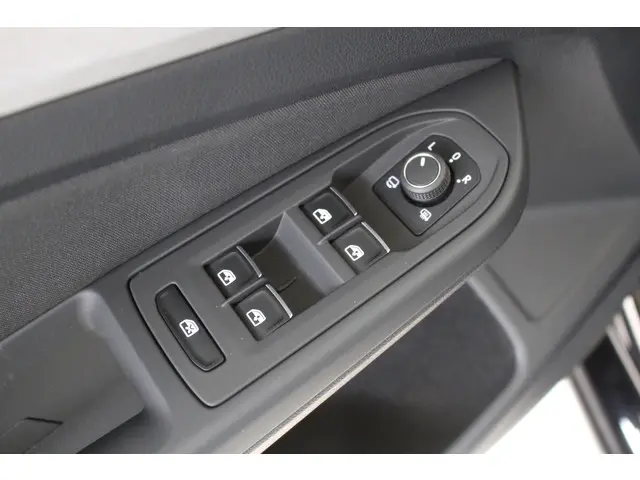 Volkswagen Golf 1.5 TSI Life Business 2021 Benzine 9