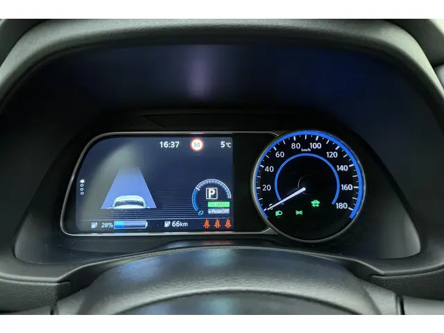 Nissan Leaf Tekna 39 kWh 2024 Elektrisch 30