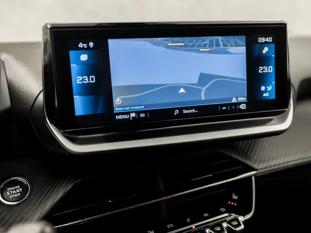 Peugeot 2008 1.2 PureTech Allure Sport 2022 Benzine 25