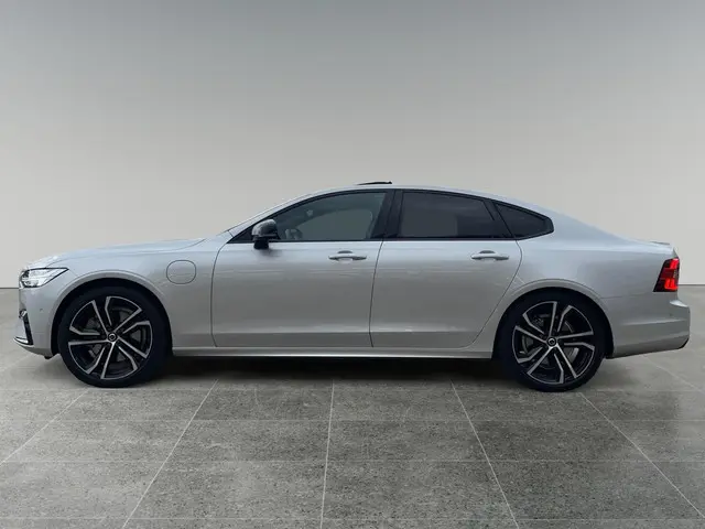 Volvo S90 T8 AWD R-Design 2021 Hybride Benzine 4