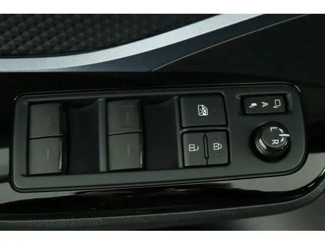 Toyota C-HR 1.8 Hybrid Executive 2022 Hybride Benzine 28