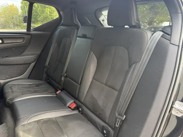 Volvo XC40 Recharge P8 AWD R-Design 2021 Elektrisch 27