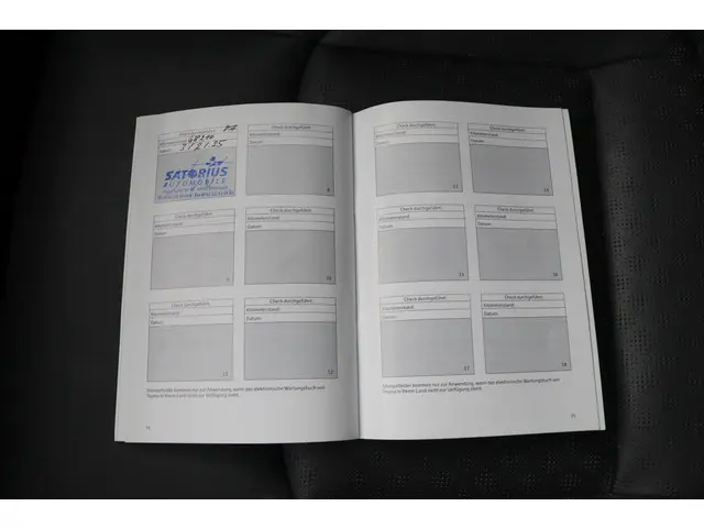 Toyota C-HR 1.8 Hybrid Bi-Tone 2018 Hybride Benzine 44