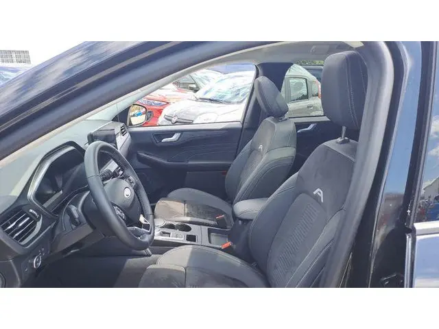 Ford Kuga 2.5 FHEV Active X 2024 Hybride Benzine 6