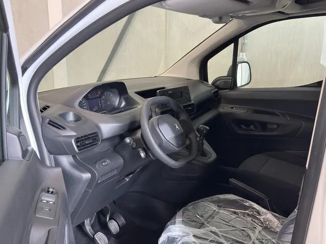 Peugeot Partner Tepee 1.2 PureTech 2024 Benzine 11