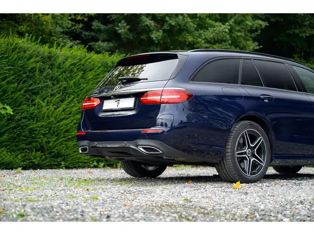Mercedes-Benz E-Klasse 300 e AMG 2020 Hybride Benzine 32