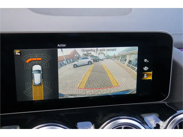 Mercedes-Benz GLA GLA 250 4M AMG Line 2020 Benzine 29