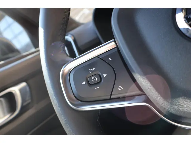 Volvo C40 Recharge Plus 69 kWh 2023 Elektrisch 35
