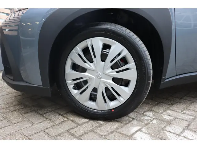 Toyota Aygo X Hybrid 115 Play 2026 Hybride Benzine 9