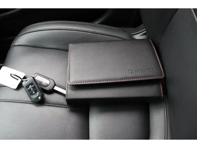 Honda Civic 1.0 i-VTEC Premium org. NL 2019 Benzine 28