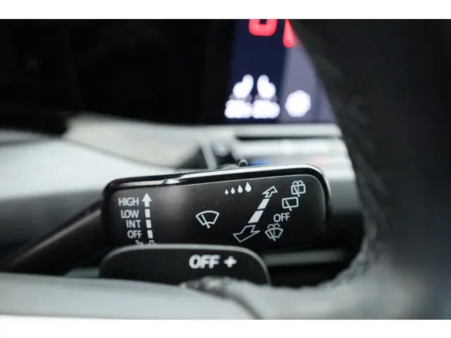 Volkswagen Golf 1.5 eTSI Style DSG 2020 Benzine 18