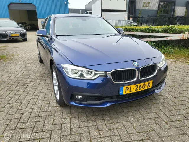 BMW 3 Serie 320i High Executive 2017 Benzine 11