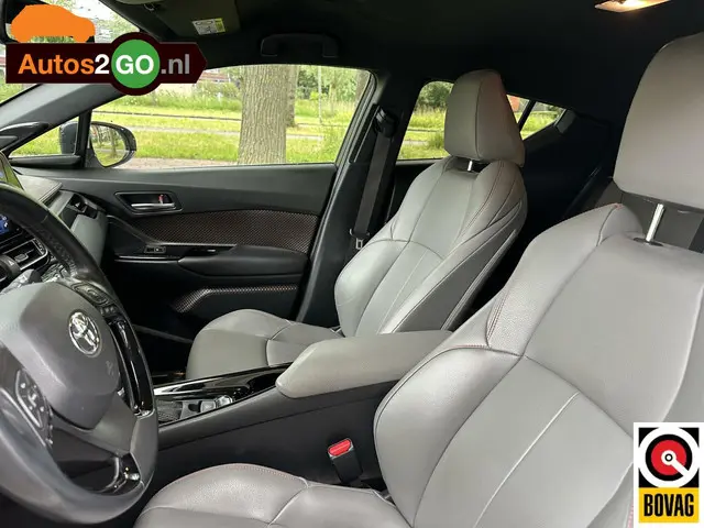 Toyota C-HR 1.8 Hybrid Executive 2018 Hybride Benzine 17