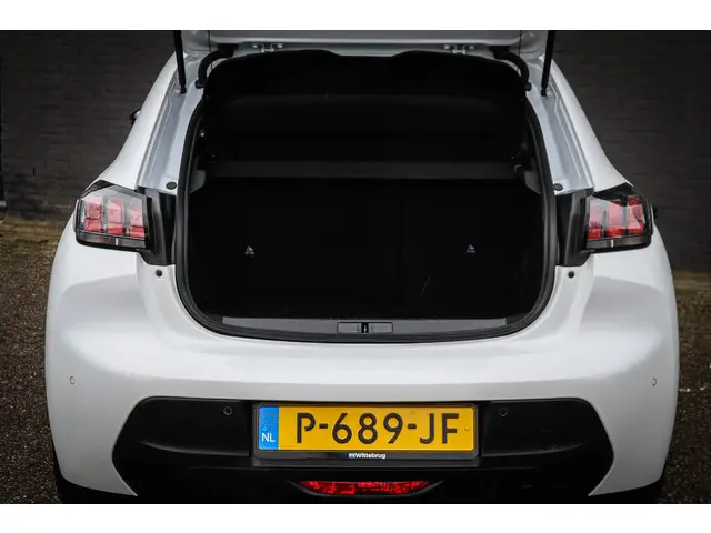 Peugeot 208 1.2 PureTech Active Pack 2022 Benzine 14