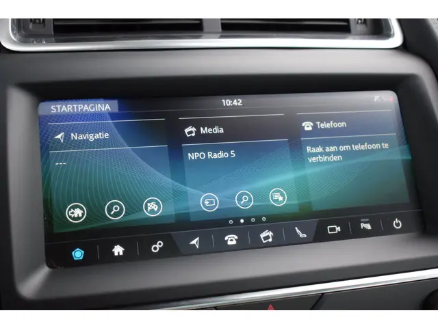 Jaguar E-PACE 2.0 P200 AWD R-Dynamic S 2019 Benzine 19