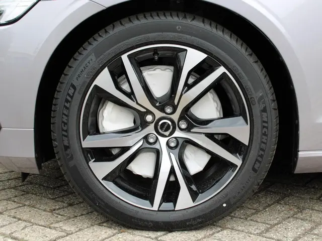 Volvo V60 2.0 B4 Essential Bright 2025 Benzine 6