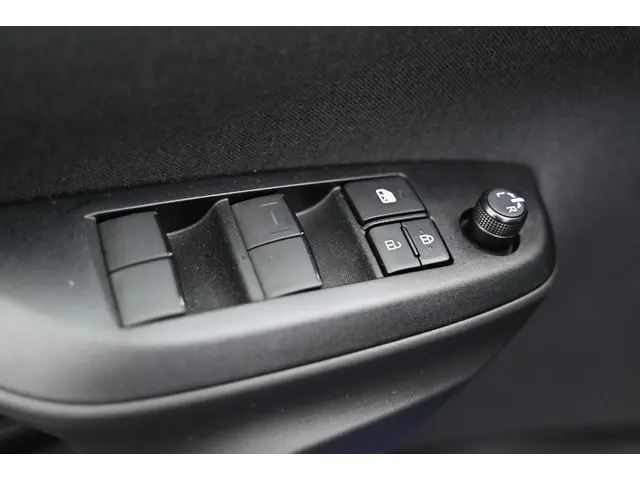 Mazda 2 Hybrid 1.5 Centre-line 2025 Hybride Benzine 17