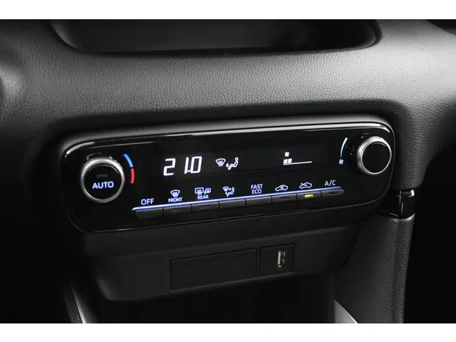 Toyota Yaris 1.5 Hybrid Dynamic 2021 Hybride Benzine 7