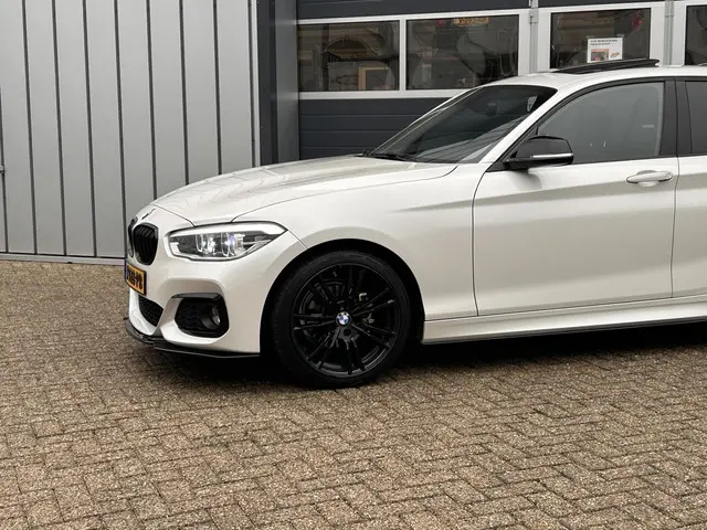 BMW 1 Serie 118i High Executive 2017 Benzine 3
