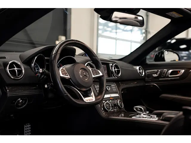 Mercedes-Benz SL AMG 63 2017 Benzine 21