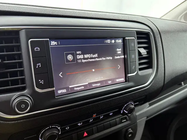 Opel Vivaro-e Combi L3H1 75 kWh 2022 Elektrisch 27