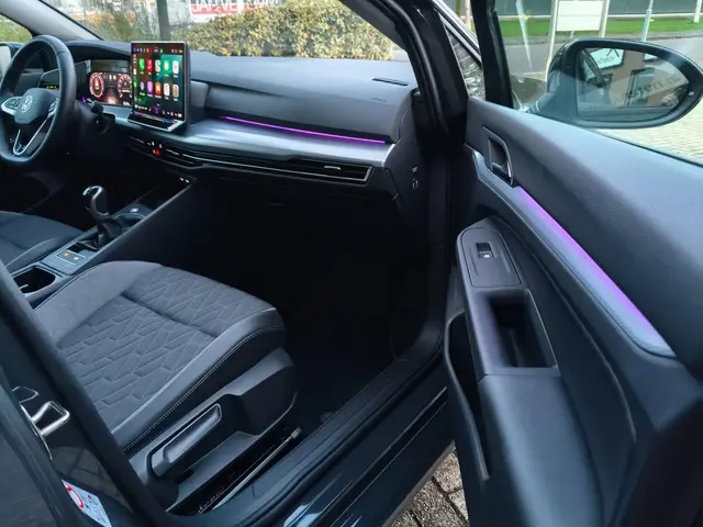 Volkswagen Golf 1.5 TSI Life Edition 2025 Benzine 21