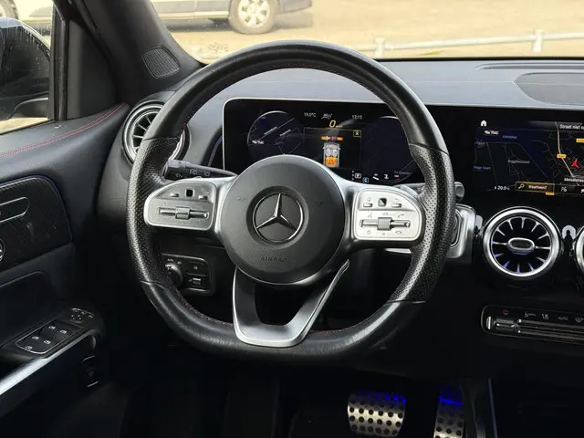 Mercedes-Benz GLB Aut. 180 Sol. AMG Edition 2021 Benzine 18