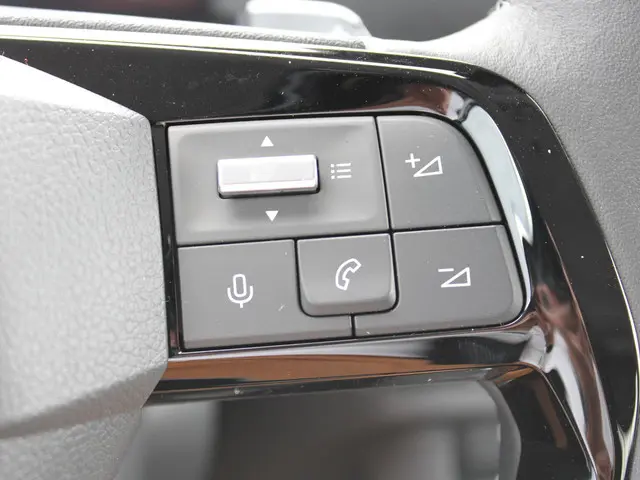 Peugeot e-Traveller Standard 75 kWh 2025 Elektrisch 34